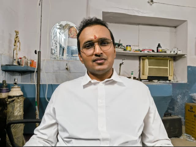 Dr. Rishabh Kumar